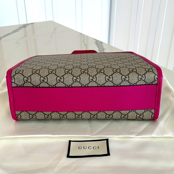 Gucci GG Supreme Tote - Picture 6 of 11